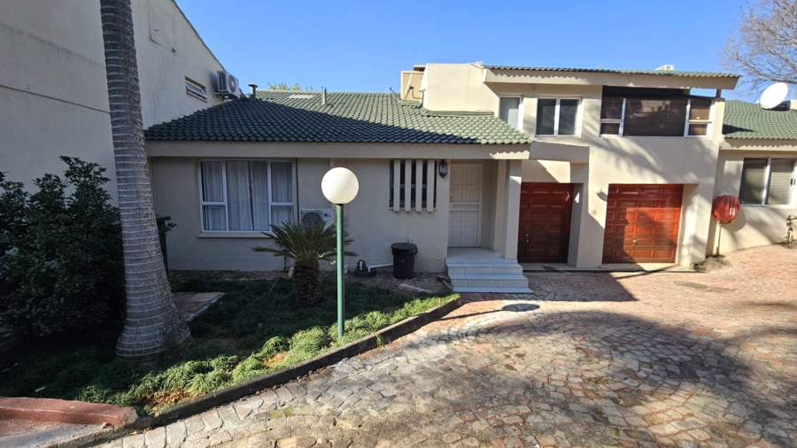 4 Bedroom Property for Sale in Kosmos North West